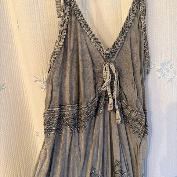 Sakkas Olive Green Embroidered Midi Dress - Picture 3 of 4